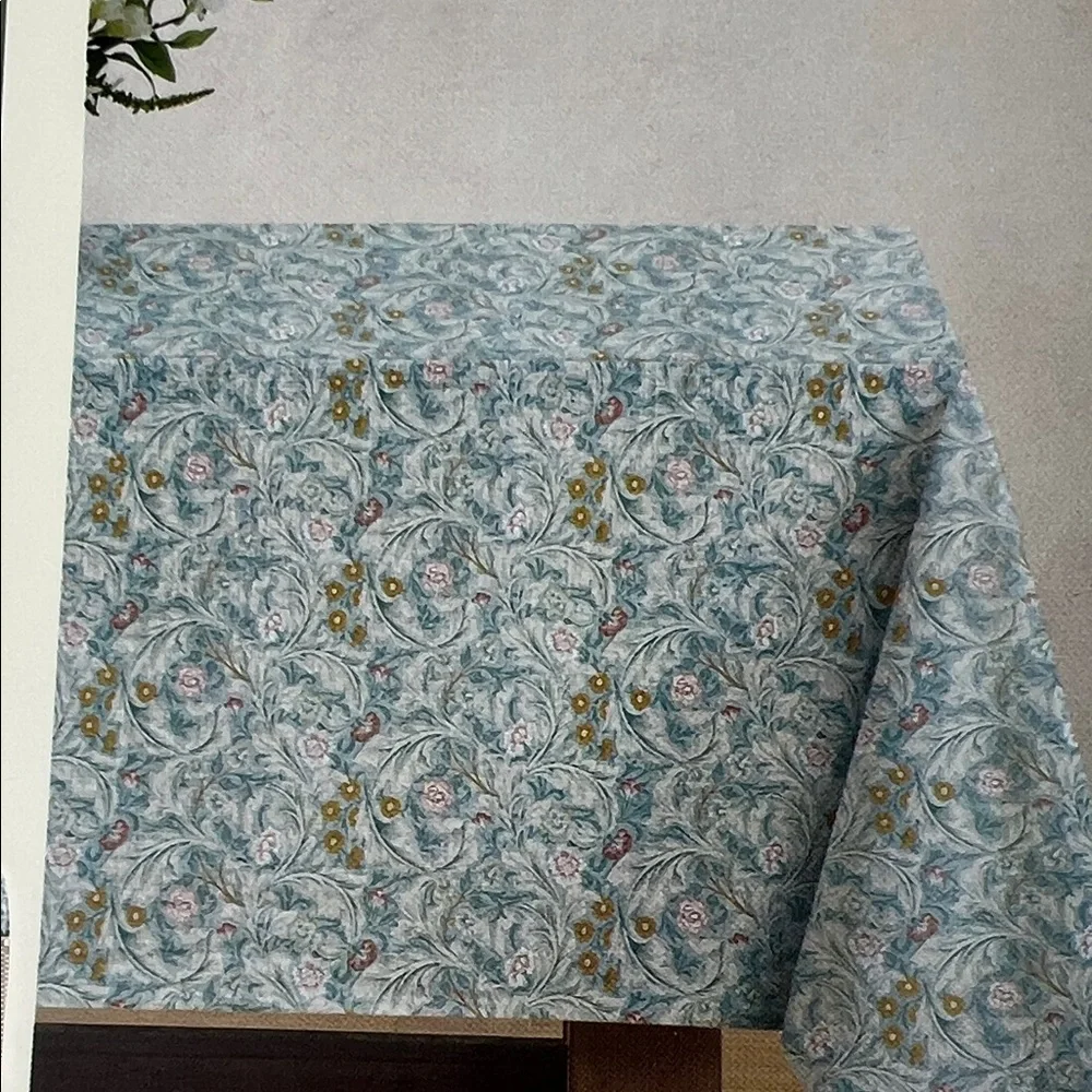 William MORRIS Co Tablecloth Leicester Blue Floral Spring Cotton 60 X 84 NEW